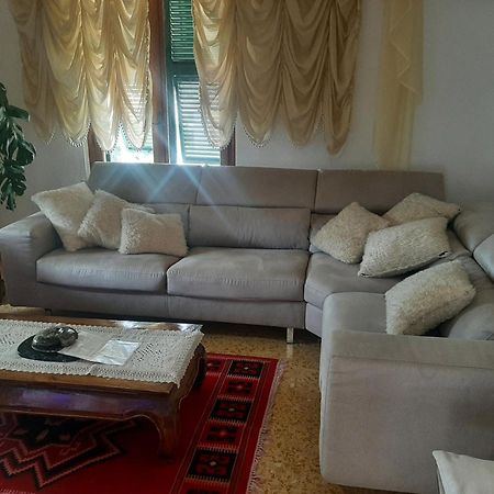 Casa Vacanza Dh Специя Екстериор снимка