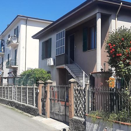 Casa Vacanza Dh Специя Екстериор снимка