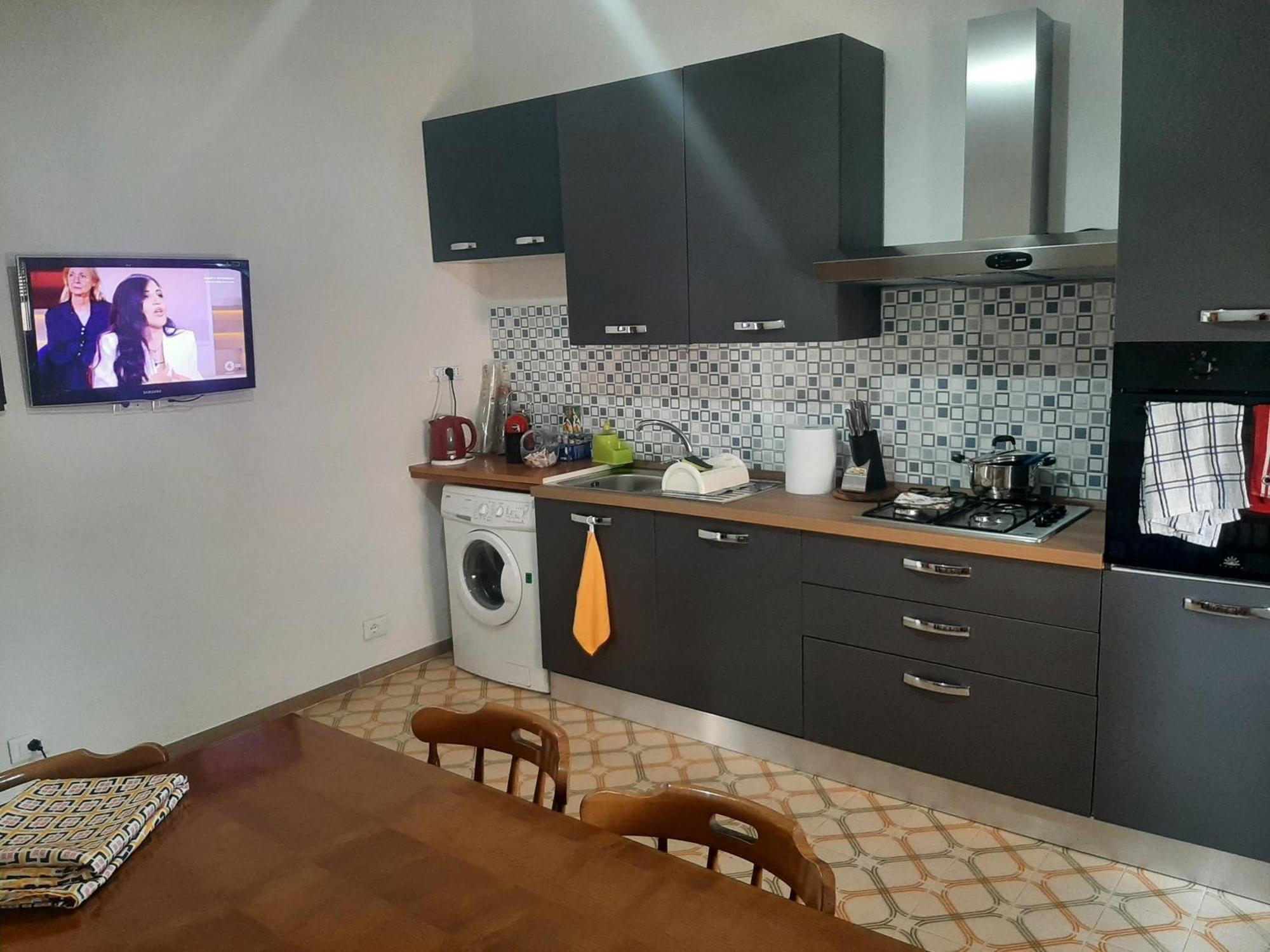 Casa Vacanza Dh Специя Екстериор снимка