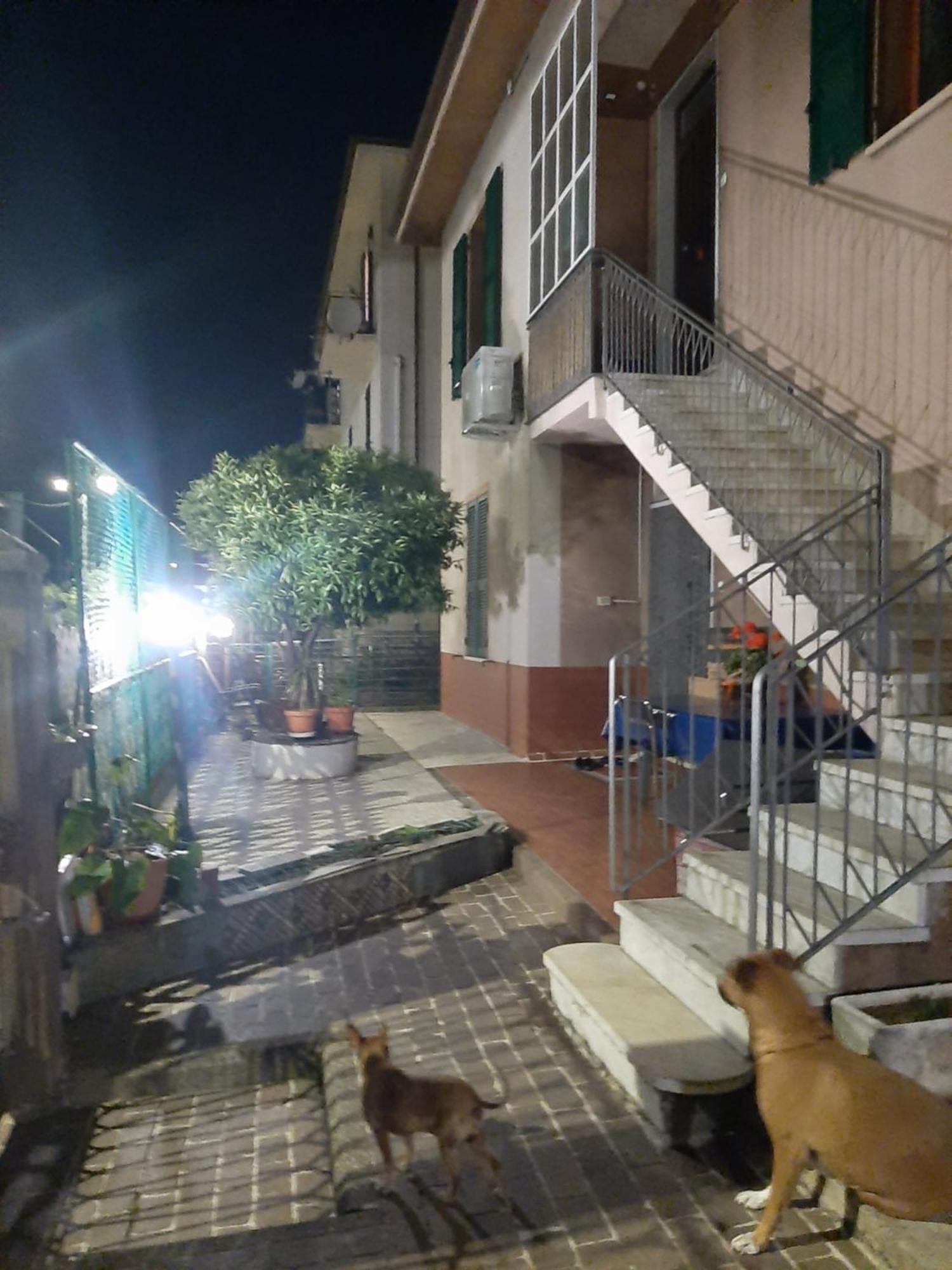 Casa Vacanza Dh Специя Екстериор снимка